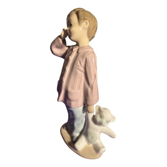Lladro "Sleepy Head" Boy with Teddy Bear #1139 - Picture 2 of 8